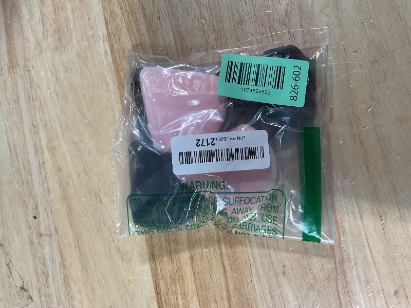 Photo 1 of ***MISSING 1 PINK SPONGE*** Pimoys 6 Pieces Powder Puff, Face Makeup Sponge Soft Velour Triangle Powder Puffs Beauty Sponge for Loose Powder (Black, Pink)