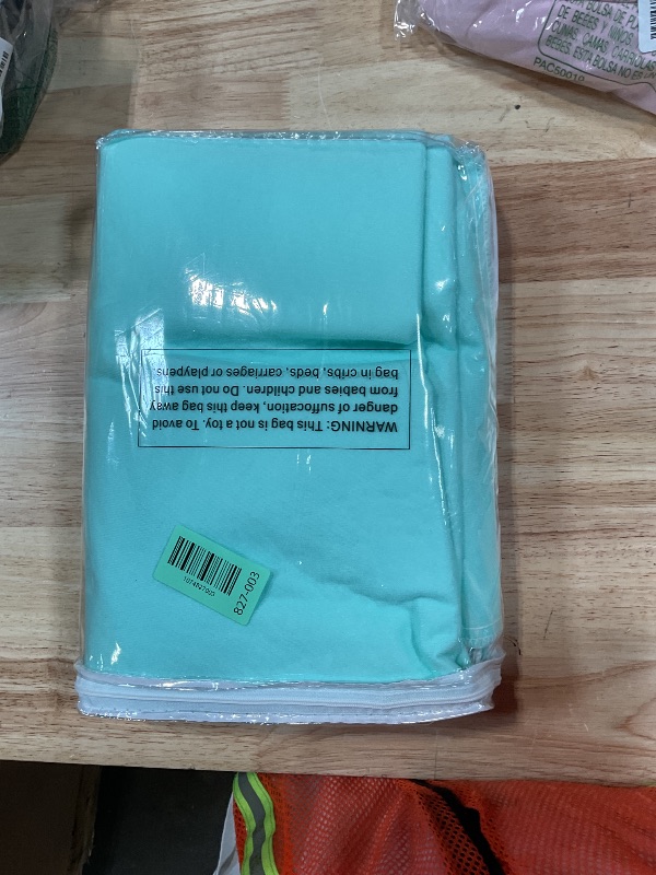 Photo 1 of ***DIRTY**** CoolShields Waterproof Bed Pads Incontinence Washable Reusable Bedwetting Mattress Protector Pad for Kids, Adults, Elderly, and Pets 34'' x 52'' (2 Pack)