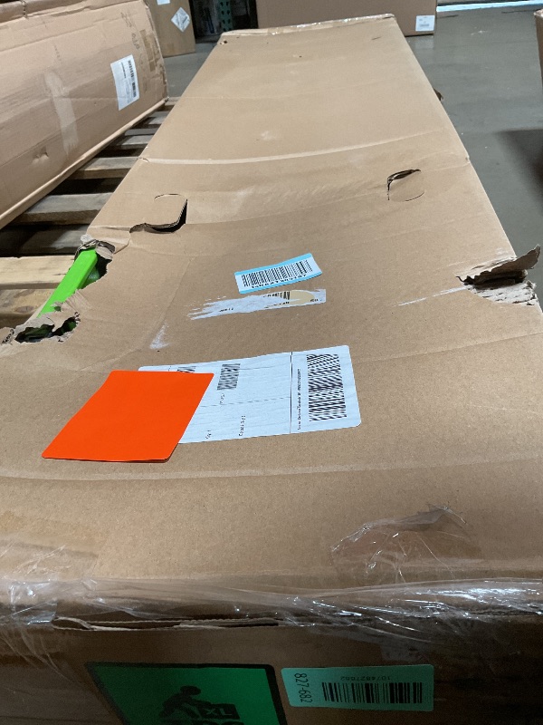 Photo 1 of **scrape damage**Little Giant Ladders, MightyLite 2.0, 8' Stepladder with Ground Cue, Fiberglass, Type IAA, 375 lbs Weight Rating, (15408-001), Green