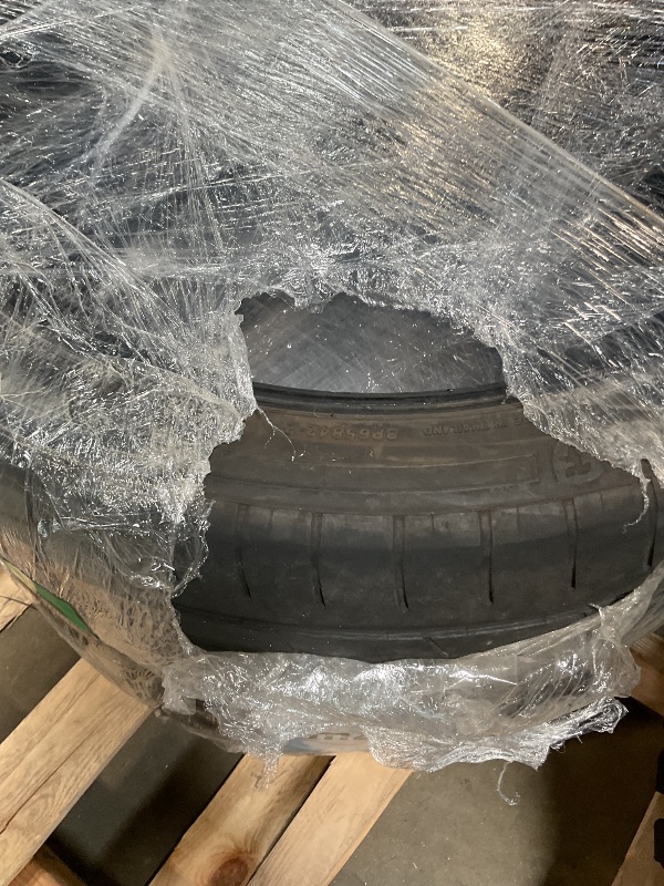 Photo 1 of ***MAJOR DAMAGE (CRACKED)*** Firestone Firehawk Indy 500 Ultra High Peformance Tire 245/40R18 97 W Extra Load