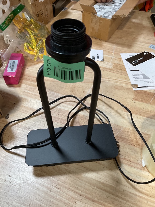 Photo 1 of ** missing lampshade **UrFurnishings metal table lamp 18-in Black LED Touch Table Lamp with Linen Shade