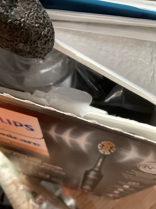 Photo 1 of **FOR PARTS ONLY/ HAS BROKEN TOP PIECE*** Philips Sonicare DiamondClean Smart 9300 Electric Toothbrush - Sonic Toothbrush with App, Pressure Sensor, 12 Brushing Settings, Replacement Reminder, Travel Case, Black, Model HX9903/15