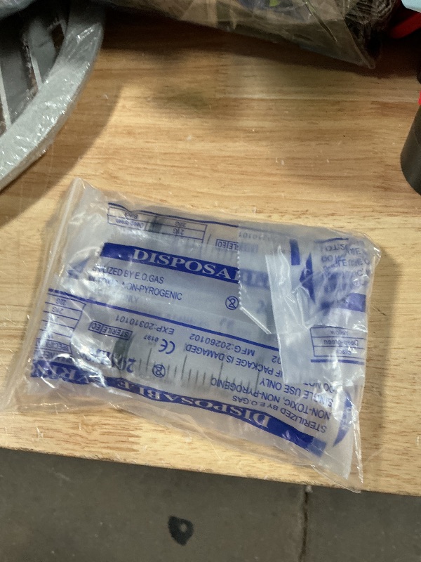 Photo 1 of 20ml Syringe for Liquid, Oral, Scientific Labs, Measurement, Dispensing, with Cap- 3 Pack 20ml Syringes