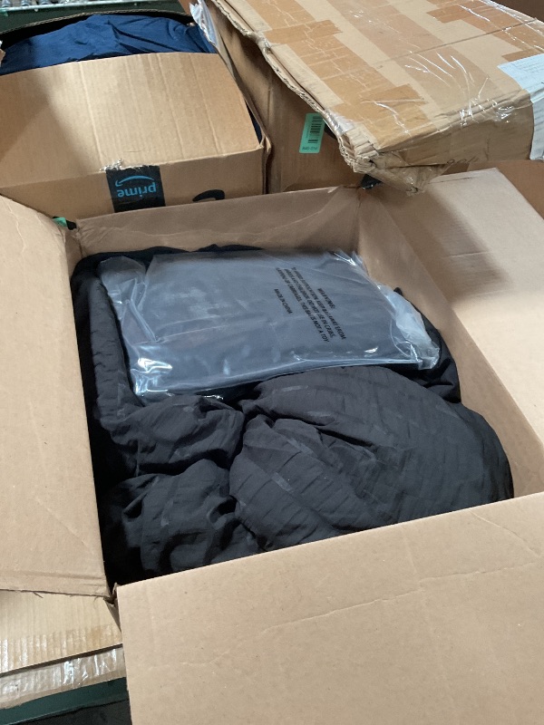 View 2 of ***USED/DIRTY***
Love's cabin Seersucker Black King Size Comforter Set, 7-Piece All Season Lightweight Bed in a Bag Bedding Set with Comforter, Flat Sheet, Fitted Sheet, Pillowcases and Shams