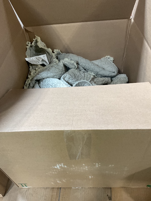 Photo 1 of ****USED/DIRTY***MISSING PIECES***
HORIMOTE HOME Beige Ruffled Quilt Queen Size, Stone-Washed Microfiber Lightweight Crinkled Farmhouse Rustic Shabby Chic Bedding Set, 3 Pieces Reversible Bedspread with Pillow Shams for All Season