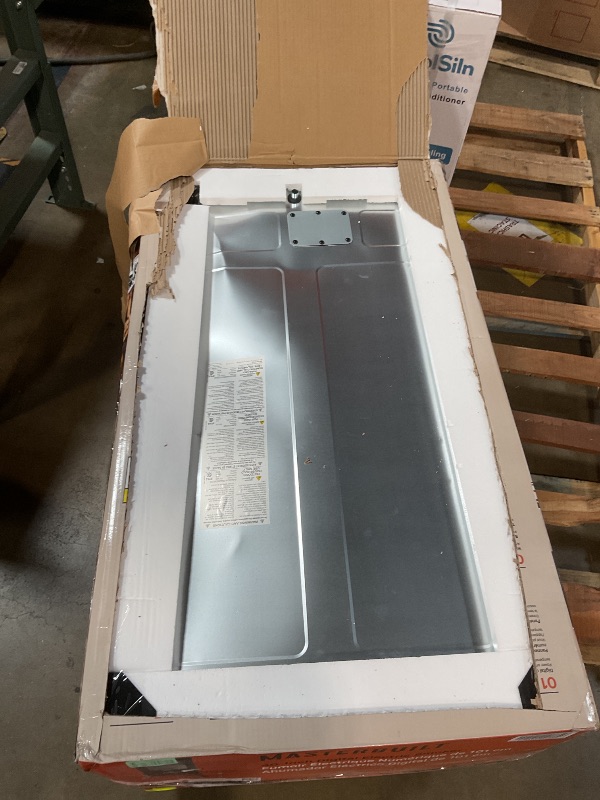Photo 1 of ***DAMAGED BACK PANEL*** Masterbuilt® 40-inch Digital Electric Vertical BBQ Smoker with Leg Kit, Side Wood Chip Loader and 970 Cooking Square Inches in Black, Model MB20070122