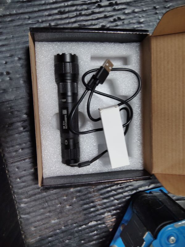 Photo 1 of ***MISSING BATTERY & HOLSTER*** SABERTOOTH Police Tactical Flashlights 1800 High Lumen with Holster for Duty Belt,LED Flashlights for Camping Emergencies