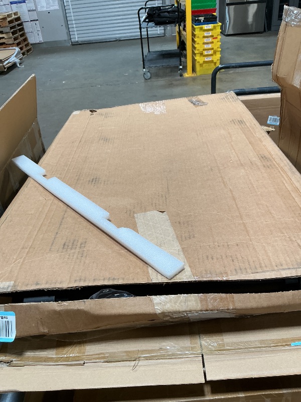 Photo 1 of *** FOR PARTS ONLY/ NO POWER*** Walking Pad Treadmill with APP, 3 in 1 Under Desk Treadmills, 2.5HP Low Noise Walking Vibration Pad with Remote Control,Portable Treadmill for Home Office, Red