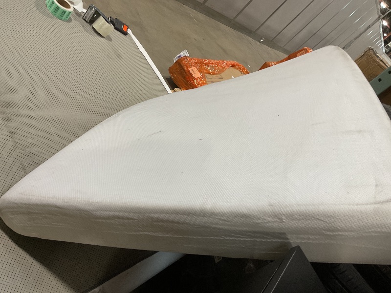 Photo 1 of ** dirt from transport**Zinus Green Tea Memory Foam Mattress 5 Inch, Pressure-Relieving Comfort & Full-Body Support, Naturally Fresh, Medium Firm Feel, CertiPUR-US & Oeko-TEX Certified Safe Materials, Twin