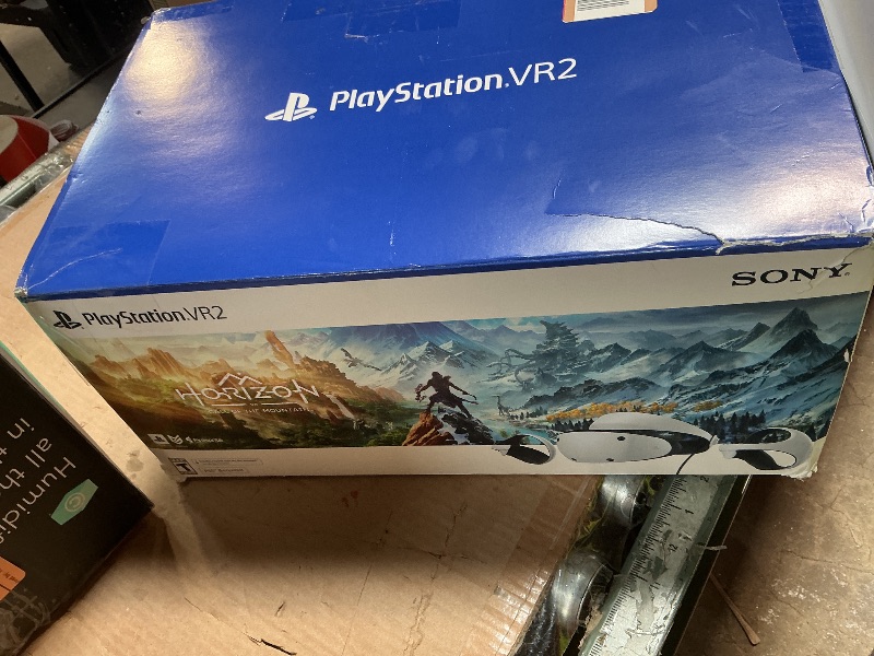 Photo 1 of ***FOR PARTS ONLY/ EXTREMELY DIRTY / HAS HAIR/ NON-FUNCTIONAL**** PlayStation VR2 Horizon Call of The Mountain™ Bundle (PSVR2)