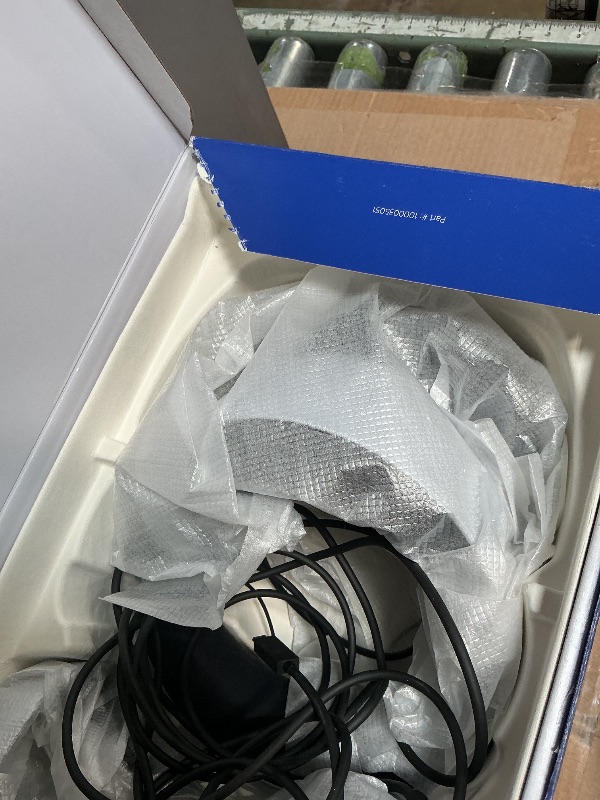 Photo 1 of ***FOR PARTS ONLY/ EXTREMELY DIRTY / HAS HAIR/ NON-FUNCTIONAL**** PlayStation VR2 Horizon Call of The Mountain™ Bundle (PSVR2)