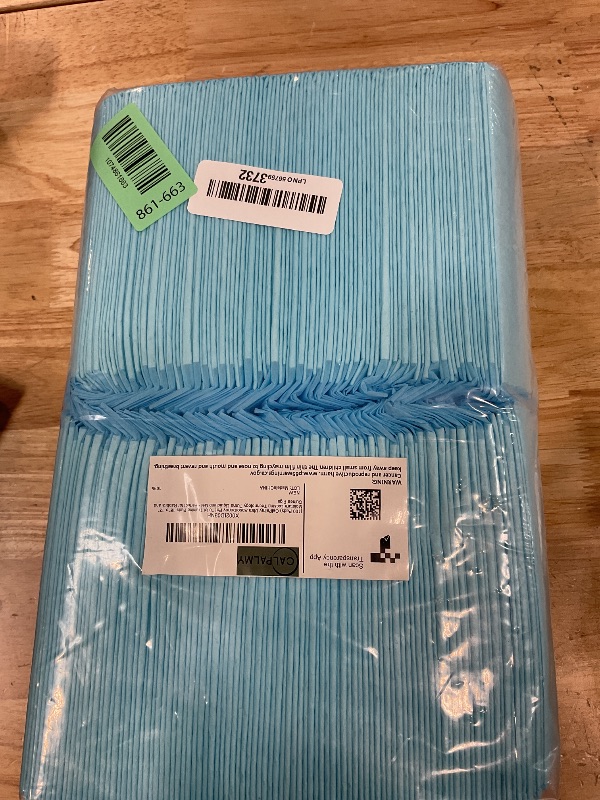 Photo 1 of (100 Pads) CalPalmy Ultra Absorbency Pet Toilet Training Pads 18" x 13" Moisture Locking Technology Turns Liquid into Gel - Perfect for Rabbits and Guinea Pigs