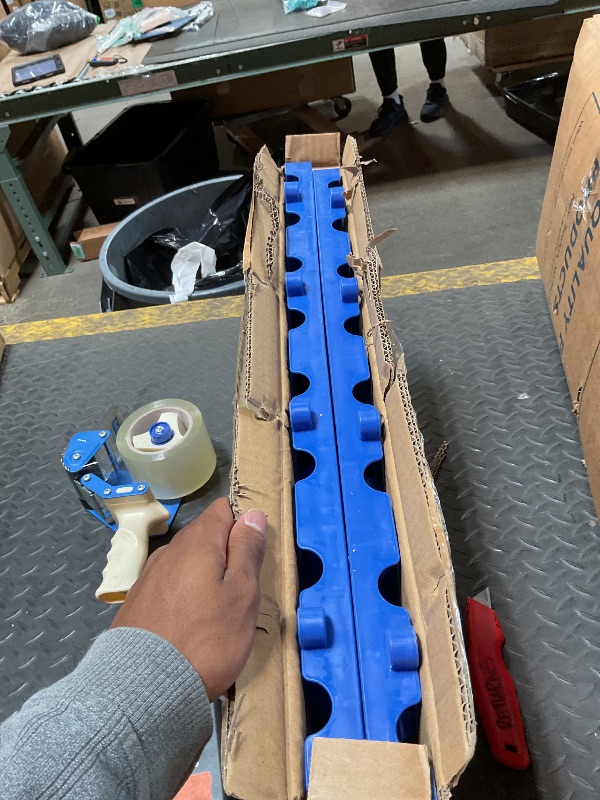 Photo 1 of 2 pcs Round Hole Plastic pallets for Outside 23.6x11.8x1.18IN Plastic pallets Load Capacity up to 4500lb Convenient for Splicing Place as You Wish Plastic Platform for supermarkets, Home and Pets