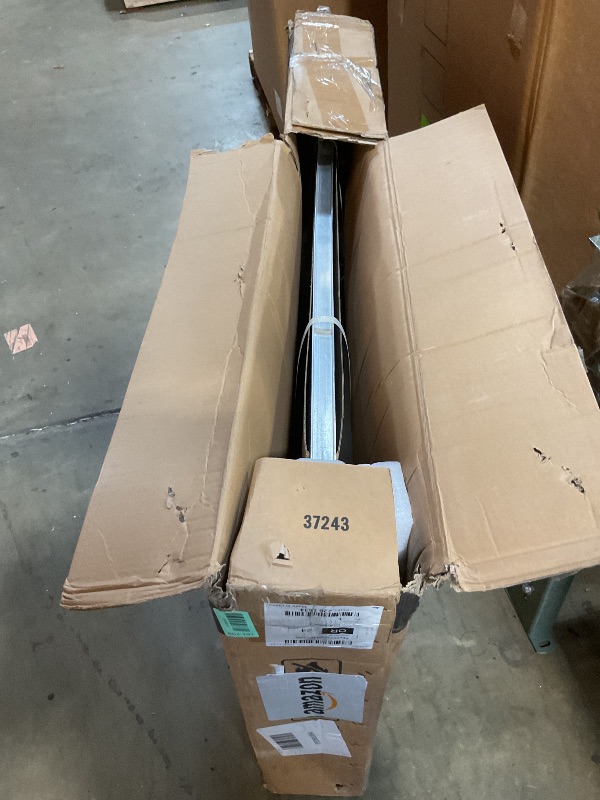 Photo 1 of ***DAMAGED*** KAX CU13301 Radiator Replacement for Sierra 2500 HD 2011-2019 6.0L,Sierra 3500 HD 2011-2019 6.0L,Silverado 2500 HD 2011-2019 6.0L,Silverado 3500 HD 2011-2019 6.0L