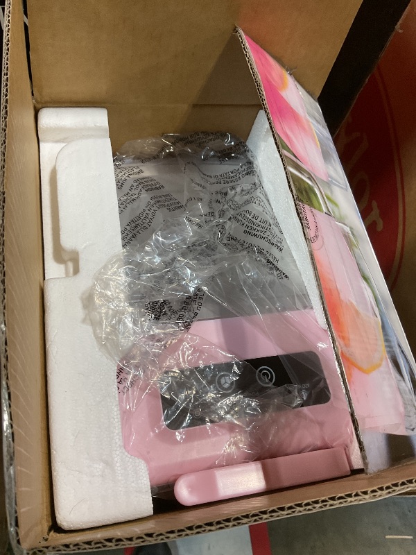 View 2 of **FOR PARTS ONLY/ BROKEN** Igloo IGLICEB26HNPK 26-Pound Automatic Self-Cleaning Portable Countertop Ice Maker Machine with Handle