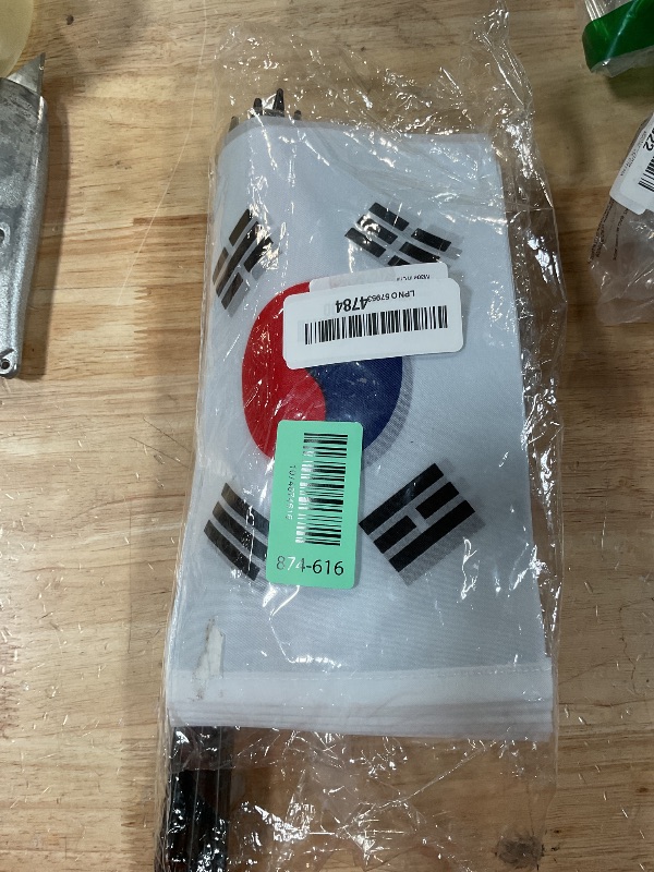 Photo 1 of 12 Pack Korea Desk Flag Set, Korean Table Office Flag, Small Miniature Desktop Flag With Black Pole and Black Base, Classroom, Offices Meeting Desk Decoration (Korea)