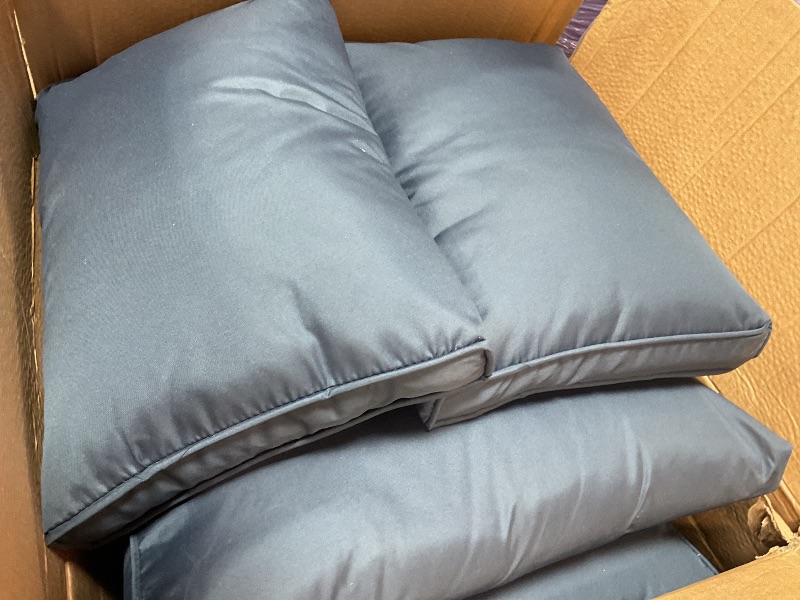 Photo 1 of ** dirt from transport** All blue –Four big blue cushions, four medium sized pillows, two small pillows