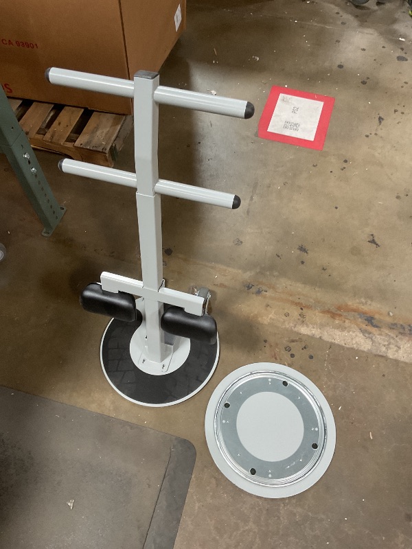 Photo 1 of **STANDING STEERING ASSIST ROLLER** UNKNOWN BRAND bottom plate needs attaching