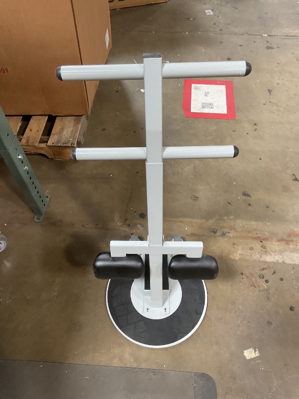 Photo 1 of **STANDING STEERING ASSIST ROLLER** UNKNOWN BRAND bottom plate needs attaching