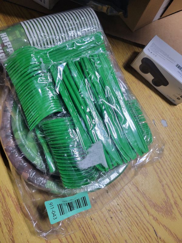 Photo 1 of 168pcs Green Birthday Party Decorations Green Plates Napkins Party Supplies Disposable Paper Cups Tableware Set for Boys Kid Teen Birthday Decor Serves 24