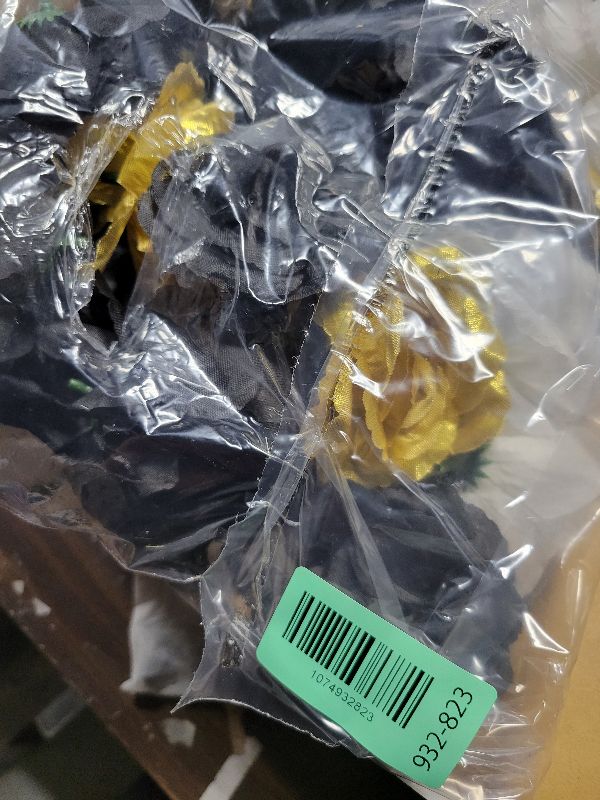 Photo 1 of 108pcs Roses Head Flowers with Stem - Black Gold White Graduation Artificial Flowers Rose Bulk - Silk Rose Fake Flower for Birthday Wedding Baby Shower Centerpieces Gold Theme Grad Party Tables Decor