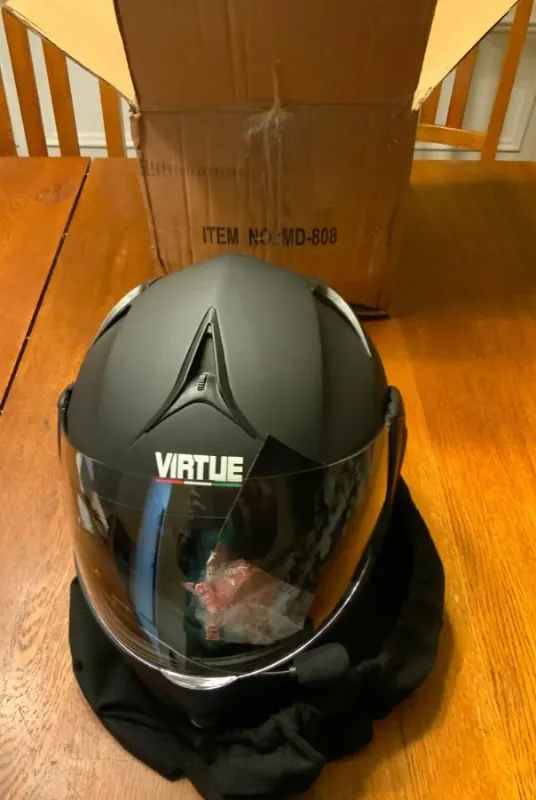 Photo 1 of (scratches used )Virtue Matte Black Full Face Helmet, Model Md-808, Size Xl,