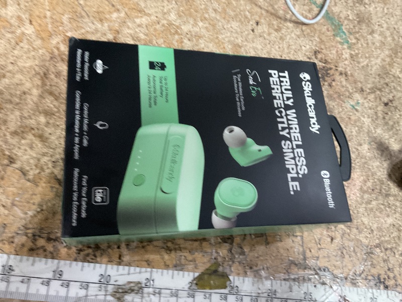 Photo 1 of **Right Ear DOES NOT WORK**Skullcandy Sesh Evo in-Ear Wireless Earbuds - Mint
