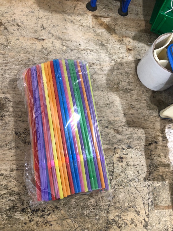 Photo 1 of 100PCS FLEXIBLE PLASTIC STRAWS COLORFUL DISPOSABLE BENDY PARTY STARWS