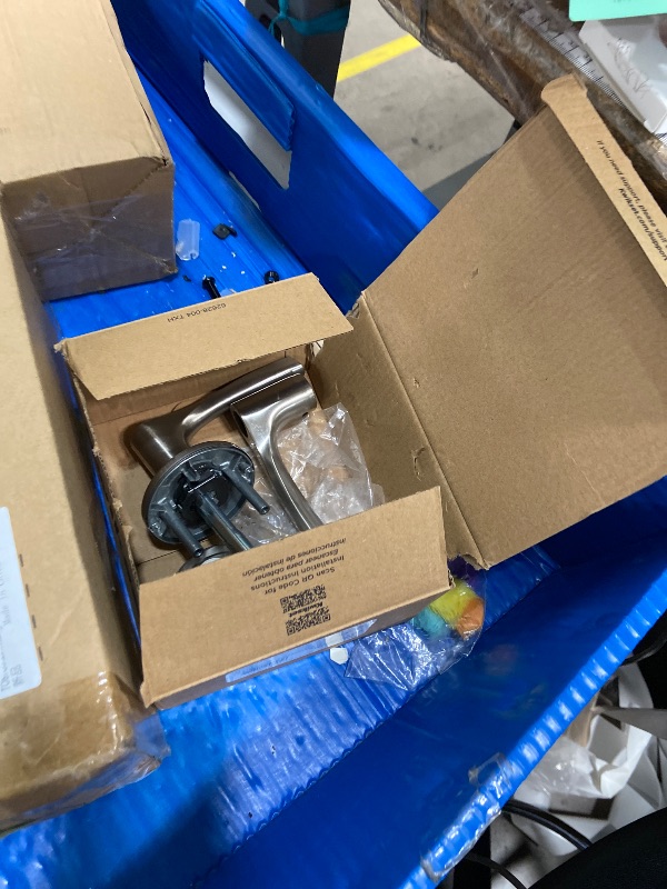 Photo 1 of ***MISSING PARTS***Kwikset Henley Entry Door Handle with Lock and Key, Secure Keyed Reversible Lever Exterior, For Front Entrance and Bedrooms, Satin Nickel, Pick Resistant Smartkey Rekey Security and Microban