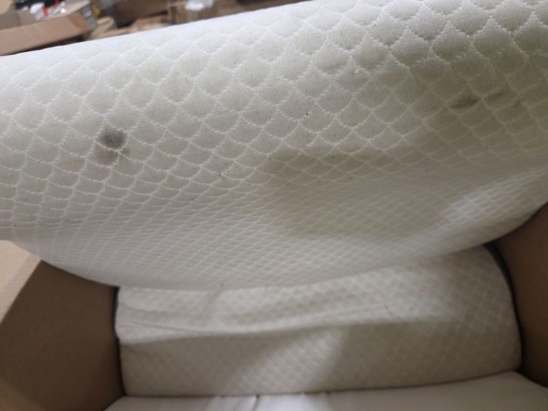 Photo 1 of ***DIRTY*** edge Set for After Surgery, Acid Reflux Relief, Snoring, Neck&Back Support, White/Grey
