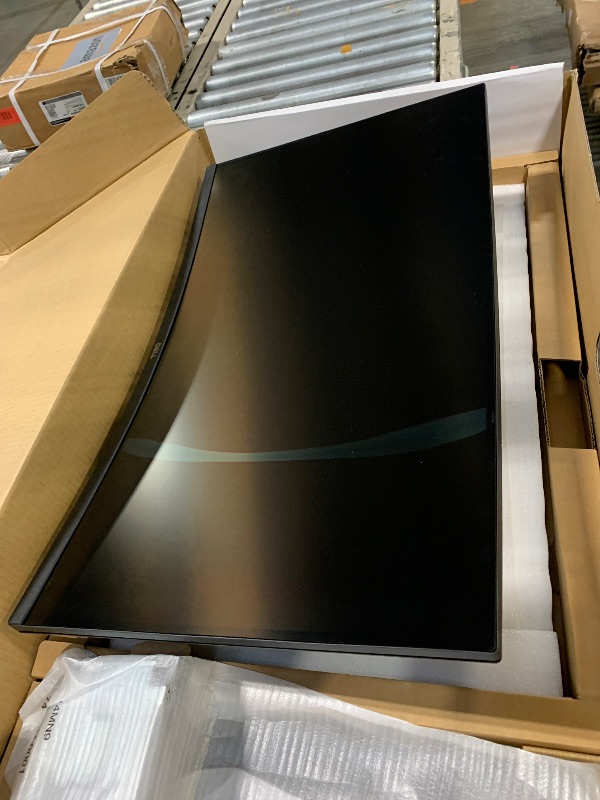 Photo 1 of ***Broken screen***Dell S2722DGM Curved Gaming Monitor - 27-inch QHD (2560 x 1440) 1500R Curved Display, 165Hz Refresh Rate (DisplayPort), HDMI/DisplayPort Connectivity, Height/Tilt Adjustability - Black