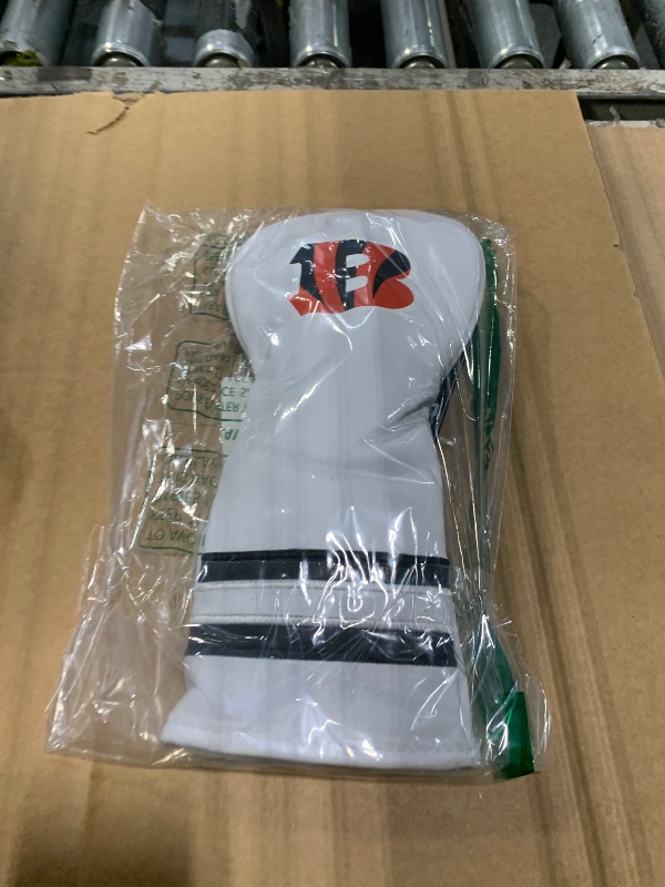 Photo 1 of *MAJOR DAMAGE*
Team Golf NFL Cincinnati Bengals White Vintage Fairway Head Cover White Vintage Fairway Golf Club Headcover, Form Fitting Design, Retro Design
