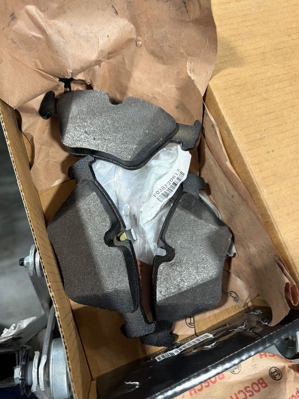 Photo 1 of ** MISSING PARTS**
BOSCH BP946 QuietCast Premium Semi-Metallic Disc Brake Pad Set - Compatible with Select BMW 330Ci, 330i, 330xi, X3, Z4; FRONT