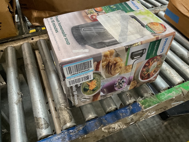 Photo 1 of ** SOLD AS IS NO REFUND/RETURN** SEE COMMENT!
Philips Viva Collection SoupMaker, 1.2 L, Makes 2-4 servings, 6 Pre-set Programs, SoupPro Technology, Soup in Less than 18 Minutes, Eeasy Clean, Recipe Book, Black and Stainless Steel (HR2204/70)