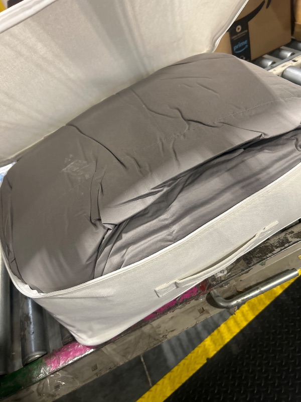 Photo 1 of [DAMAGED] [USED] puredown® Grey Goose Down Comforter Oversized King Size 800 Fill Power, 100% Cotton All Season Duvet Insert 700 Thread Count, Cloud Fluffy Pinch Pleat Extra Warmth