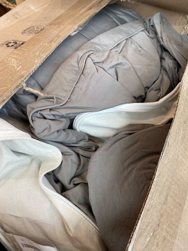Photo 1 of [DAMAGED] [USED] puredown® Grey Goose Down Comforter Oversized King Size 800 Fill Power, 100% Cotton All Season Duvet Insert 700 Thread Count, Cloud Fluffy Pinch Pleat Extra Warmth