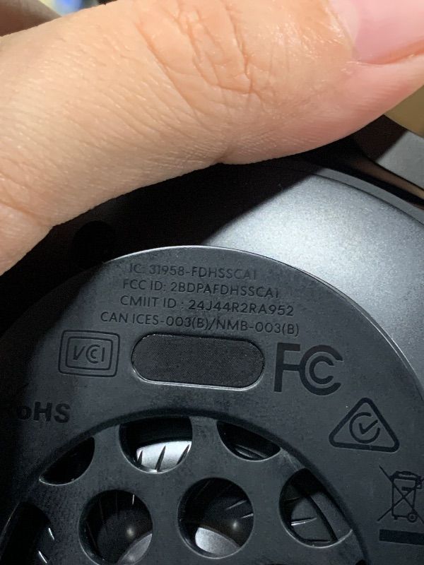 Photo 1 of ***BROKEN PAD*** Fractal Design Scape Dark - Wireless PC Gaming Headset - Detachable Flip-to-Mute Microphone with Noise Cancellation - Battery Life Up to 40 Hours - Configurable Ambient Lighting - Black