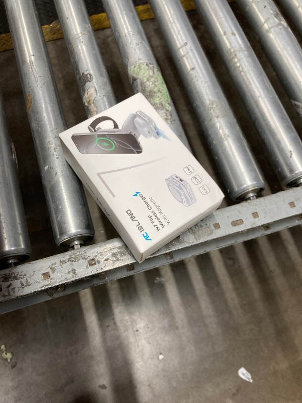 Photo 1 of **MISSING ADAPTER***5-in-1 Wireless Charger for MagSafe, AC ISLAND Portable Travel Charging Station, 35W Max Fast Foldable Magnetic Stand, Evolved for iPhone 17-12 & Air Series, Apple Watch, AirPods (with 35W Adapter)