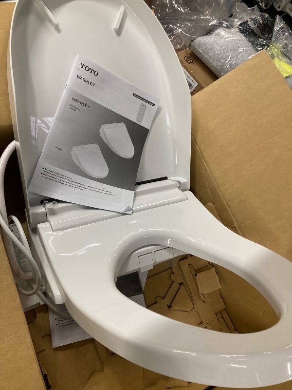 Photo 1 of ***USED**** TOTO® WASHLET® C5 Electronic Bidet Toilet Seat with PREMIST and EWATER+ Wand Cleaning, Elongated, Cotton White - SW3084#01