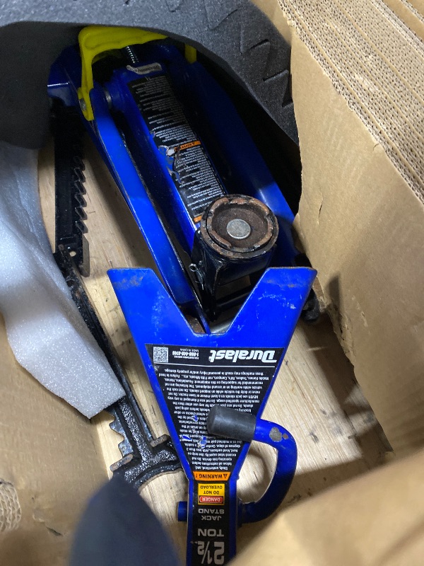 Photo 1 of **JACK HAS RUST/NOT IN ORIGINAL BOX***Jack Boss Floor Jack 1.5 Ton (3,000 LBs) Hydraulic Car Jack, Lifting Range from 5.1 Inch to 12.6 Inch, Fits Sedans Automotive Blue  WITH 2 DURALAST JACK STANDS  2.5 TON