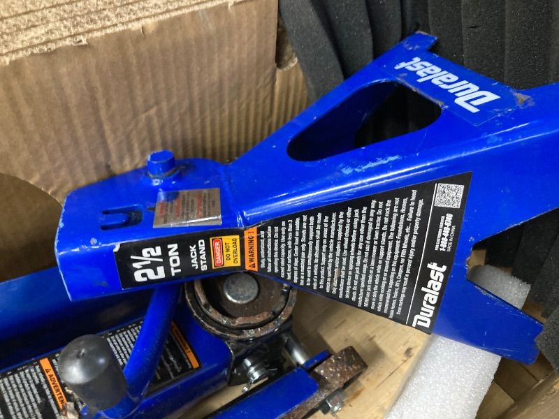 Photo 1 of **JACK HAS RUST/NOT IN ORIGINAL BOX***Jack Boss Floor Jack 1.5 Ton (3,000 LBs) Hydraulic Car Jack, Lifting Range from 5.1 Inch to 12.6 Inch, Fits Sedans Automotive Blue  WITH 2 DURALAST JACK STANDS  2.5 TON