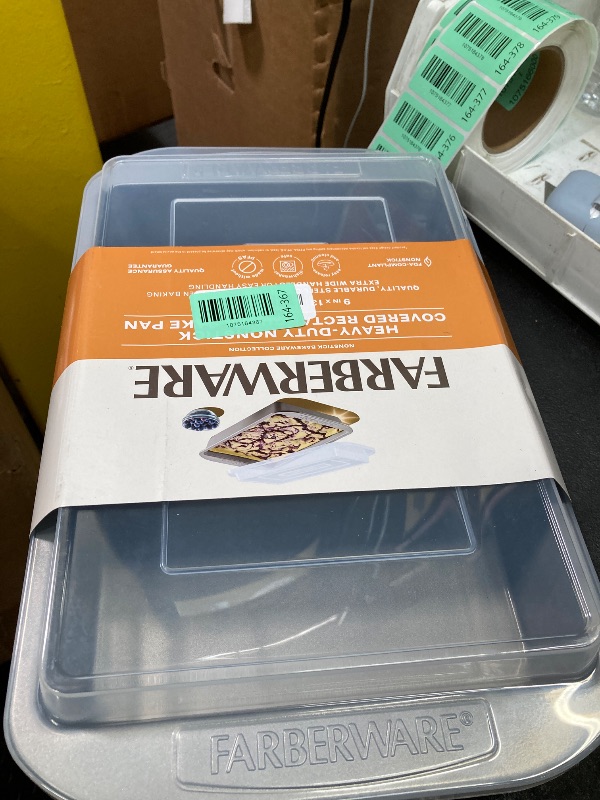 Photo 1 of ***DAMAGE LID SELLING AS IS *** Farberware Nonstick Bakeware Baking Pan With DAMAGED Lid / Nonstick Cake Pan With Lid, Rectangle - 9 Inch x 13 Inch, Gray