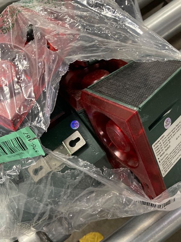 Photo 1 of ***MISSING PARTS -SELLING AS IS *** Qualirey 8 Pcs Solar Outdoor Motion Sensor Alarm Animal Deterrent Gunshot Sound Dog Barking 130db Loud Noise Maker 3 Modes , Support Recording and Volume Adjustment (Red)