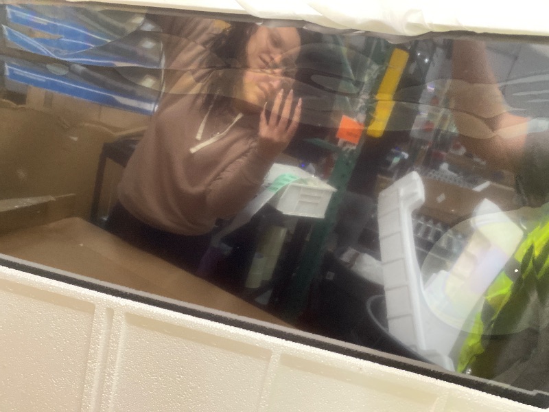 Photo 1 of ***** NO REFUND***** NO RETURN****** Samsung 55-Inch Class QLED Q7F Series Samsung Vision AI Smart TV (2025 Model, 55Q7F) Quantum HDR, Object Tracking Sound Lite, Q4 AI Gen1 Processor, 4K upscaling, Gaming Hub, Alexa Built-in