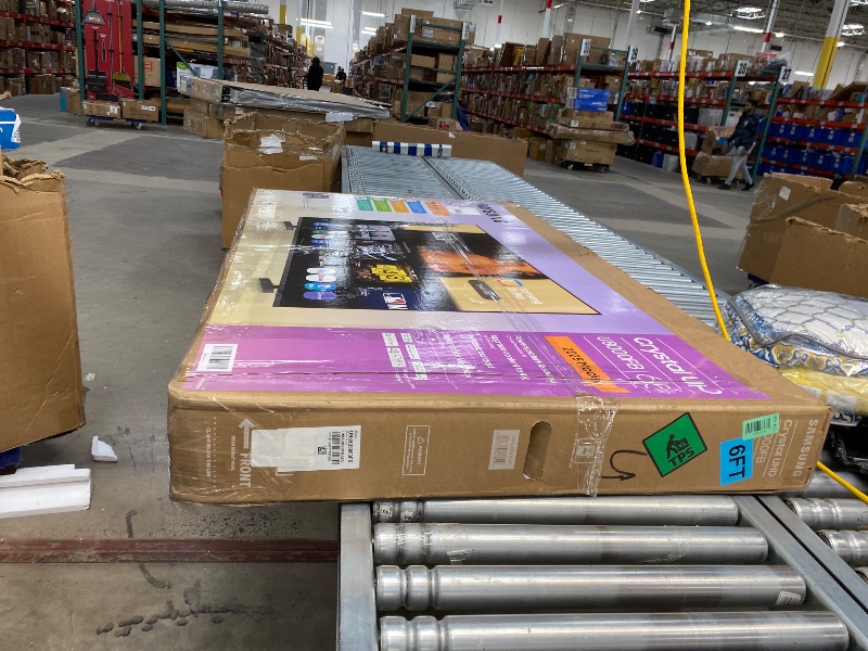 Photo 1 of ****** NO REFUND**** NO RETURN *******Samsung 58-Inch Class Crystal UHD U8000F 4K Smart TV (2025 Model) Endless Free Content, Crystal Processor 4K, MetalStream Design, Knox Security, Alexa Built-in