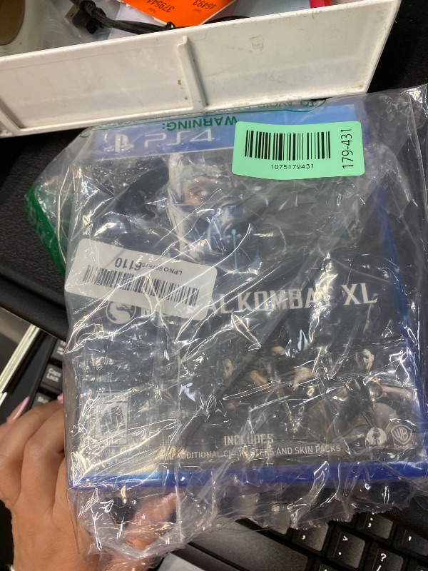 Photo 1 of **** no refund**** NO RETURN****** Mortal Kombat XL - PlayStation 4