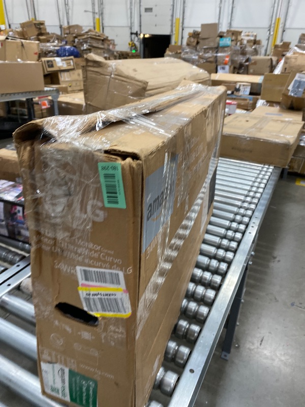 Photo 1 of -******* NO REFUND***** NO RETURN******LG 34WP65C-B UltraWide Computer Monitor 34-inch QHD (3440x1440) 160Hz, HDR10, AMD FreeSync Premium, Built-in Speaker, Borderless Design, Tilt/Height Stand, HDMI DisplayPort, Black