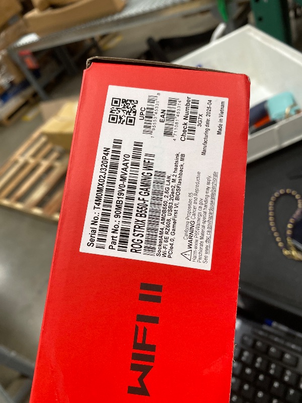Photo 1 of ***** SEAL BY FACTORY ***** ASUS ROG Strix B550-F Gaming WiFi II AMD Socket AM4 ATX DDR4 Motherboard