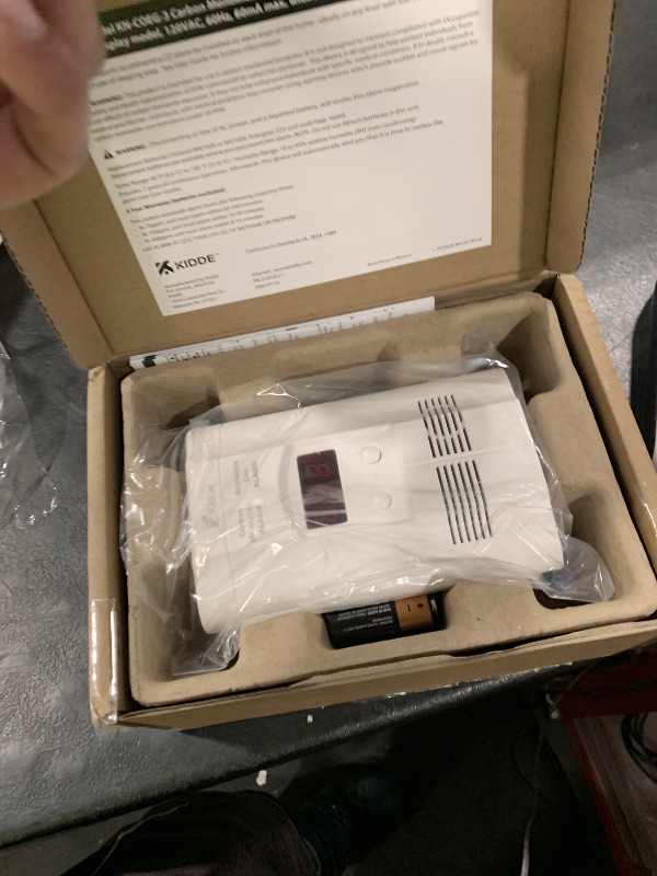 Photo 1 of Kidde Carbon Monoxide + Explosive Gas, Natural Gas & Propane Alarm, Plug-in with 9V Battery Backup, Digital Display, 85 dB Alarm, LED Status Indicators, 3rd Edition