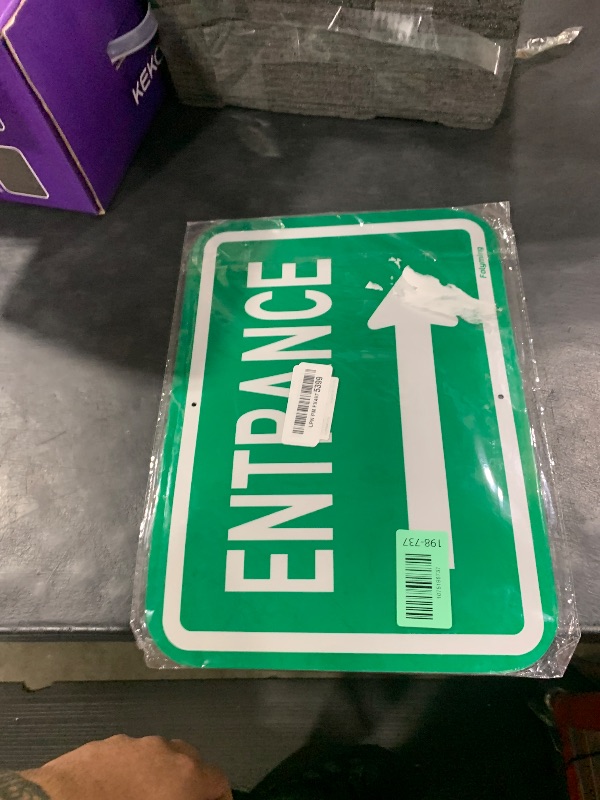 Photo 1 of 1 PCS  Entrance with Right Arrow Signs 14 x 10 Inches Metal Sturdy Rust Aluminum Easy to Install Outdoor Use